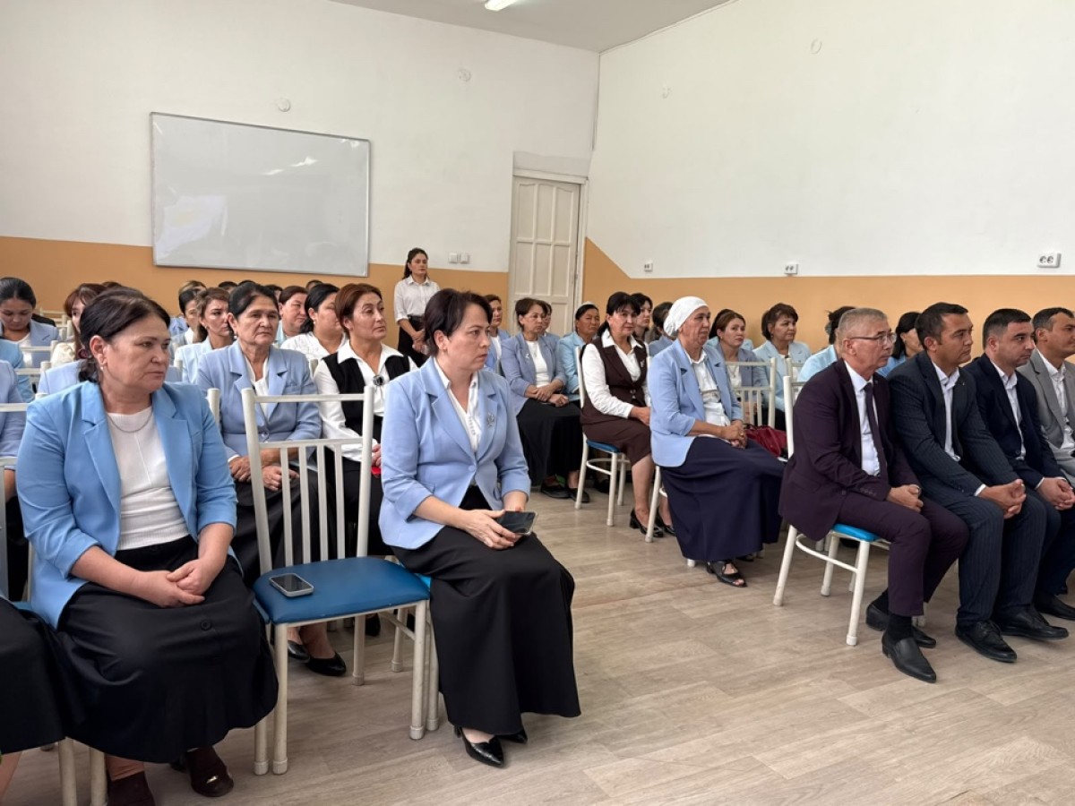 ҚАРНАҚТАҒЫ ҮЗДІК АУЫЛ МЕКТЕБІНДЕ ҰЖЫМҒА ҚҰРМЕТ КӨРСЕТІЛДІ