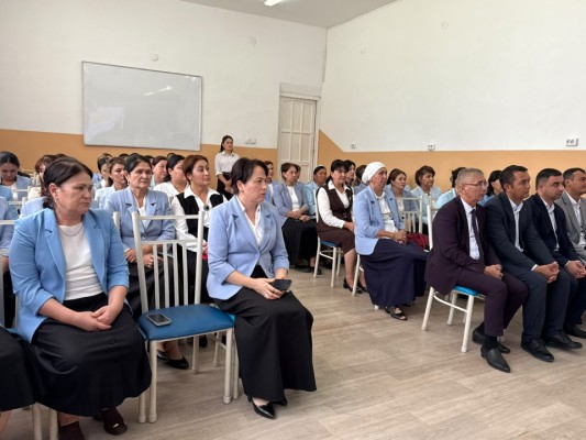 ҚАРНАҚТАҒЫ ҮЗДІК АУЫЛ МЕКТЕБІНДЕ ҰЖЫМҒА ҚҰРМЕТ КӨРСЕТІЛДІ