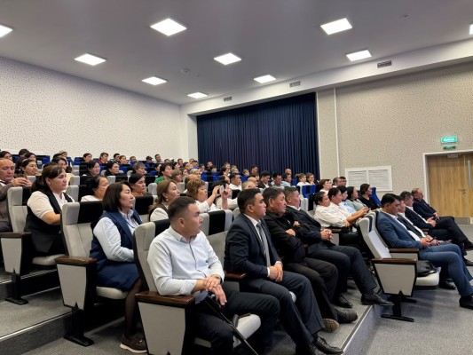 ТӨЛЕБИ АУДАНЫНДА ЕҢБЕК ДАУЛАРЫН ШЕШУ МӘСЕЛЕЛЕРІ ТАЛҚЫЛАНДЫ